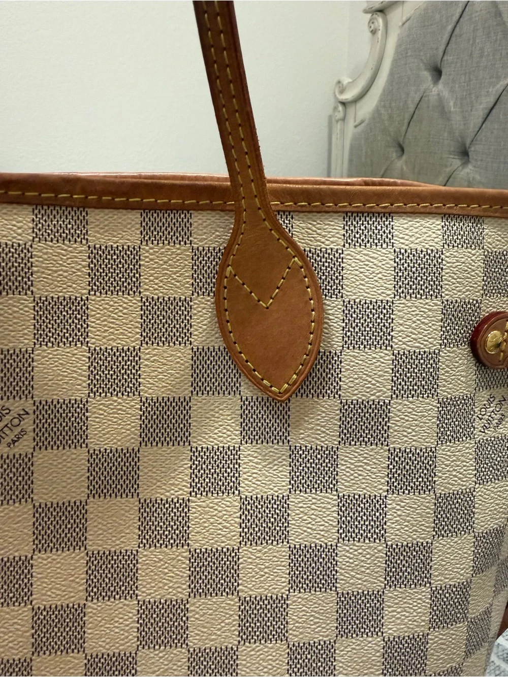 Louis Vuitton Damier Azur Canvas Neverfull MM Tote in Beige with Pink Interior - Picture 4 of 17